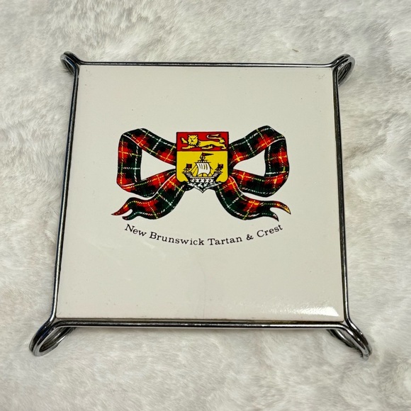 VTG Ceramic New Brunswick Tartan & Crest Tile Trivet Made in England H&R Johnson - Picture 2 of 9